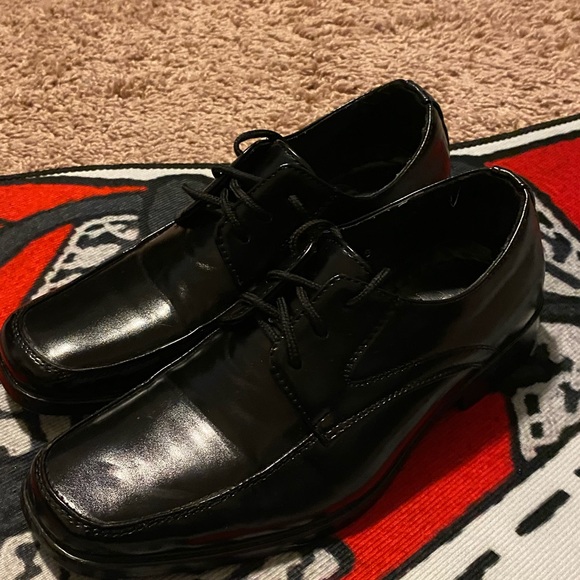 A- 405  boys dress shoes - Picture 5 of 7